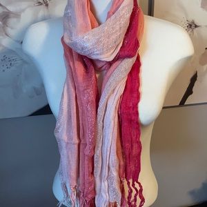 Scarf shades of red and pink measures 18 inch x 6 feet